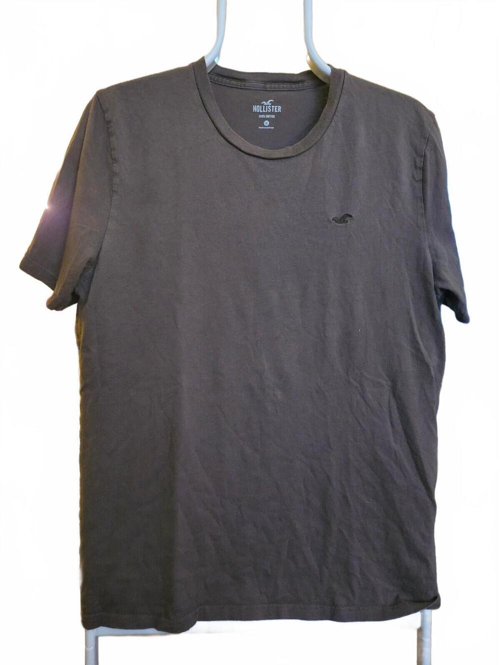Hollister Men's Short Sleeve T-Shirt - size M  - EUC